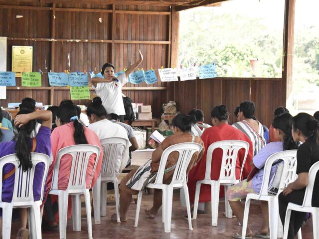 Escuela CARE avanza hacia la etapa final del curso de Gobernanza Comunal y Defensores en la cuenca del río Ene
